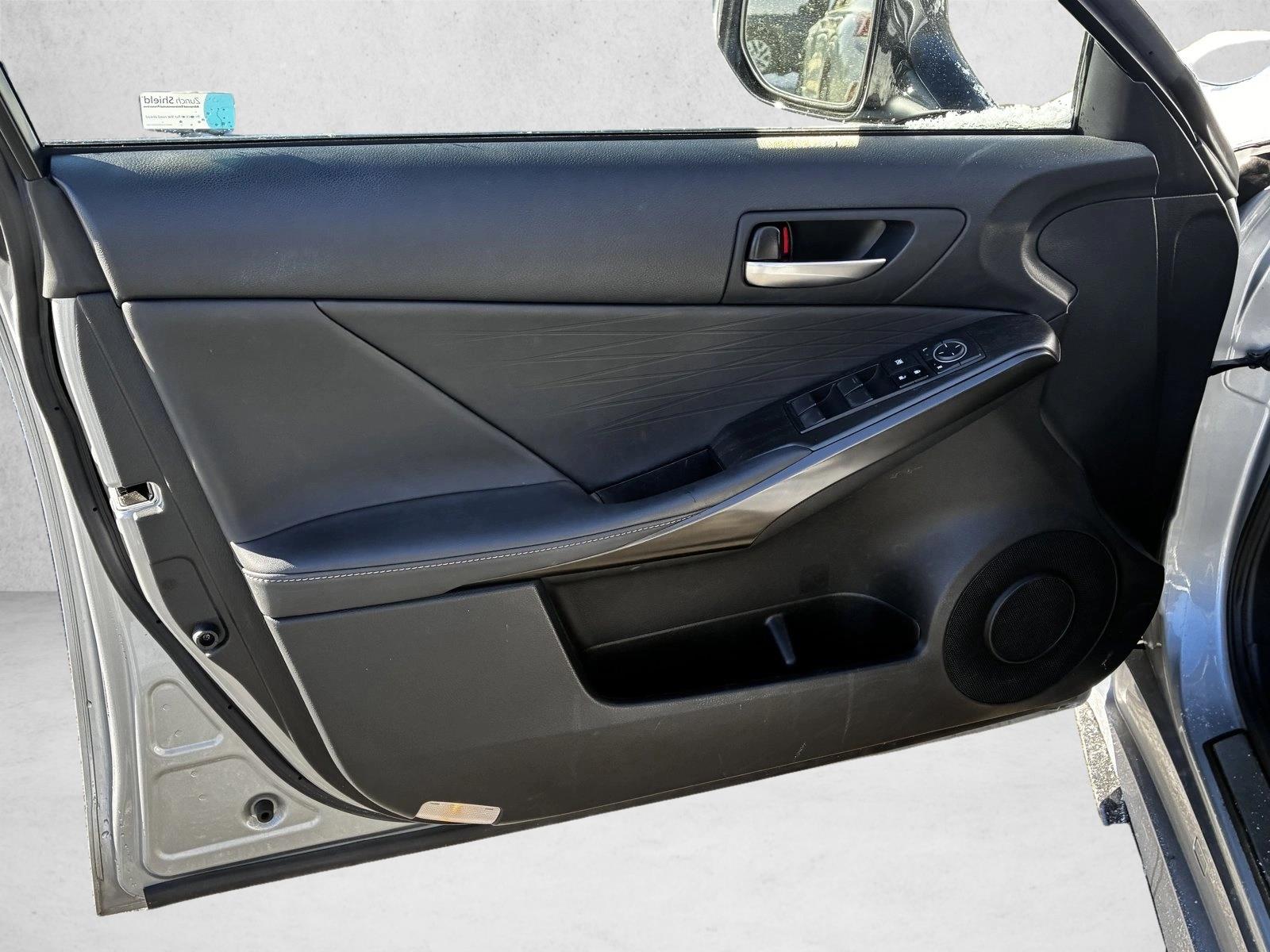 2021 LEXUS IS - Image 12