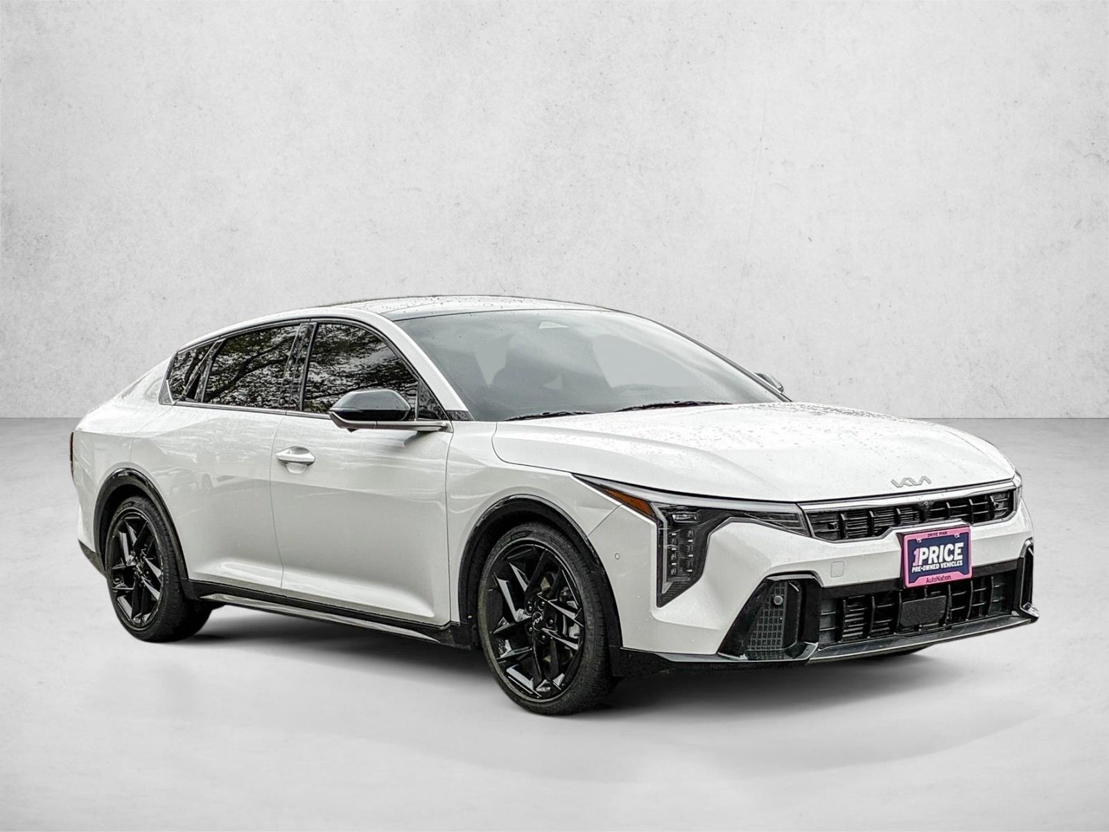 2025 Kia K4 GT-Line Turbo photo 3