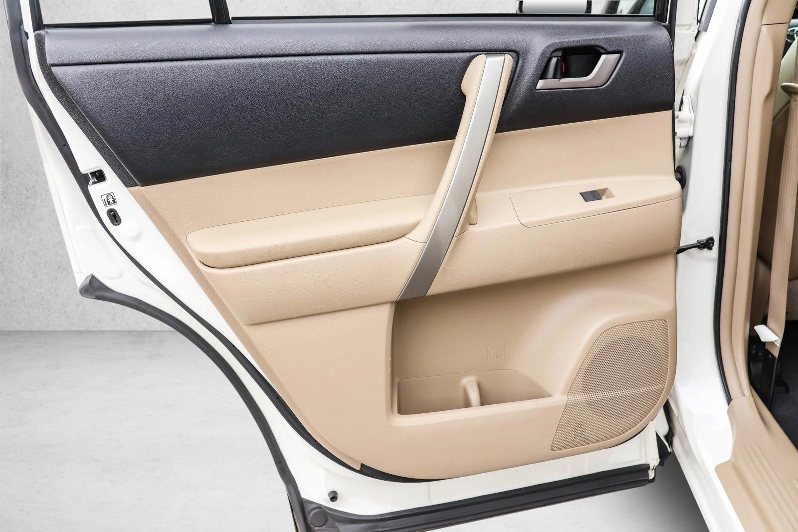 2013 TOYOTA HIGHLANDER - Image 24