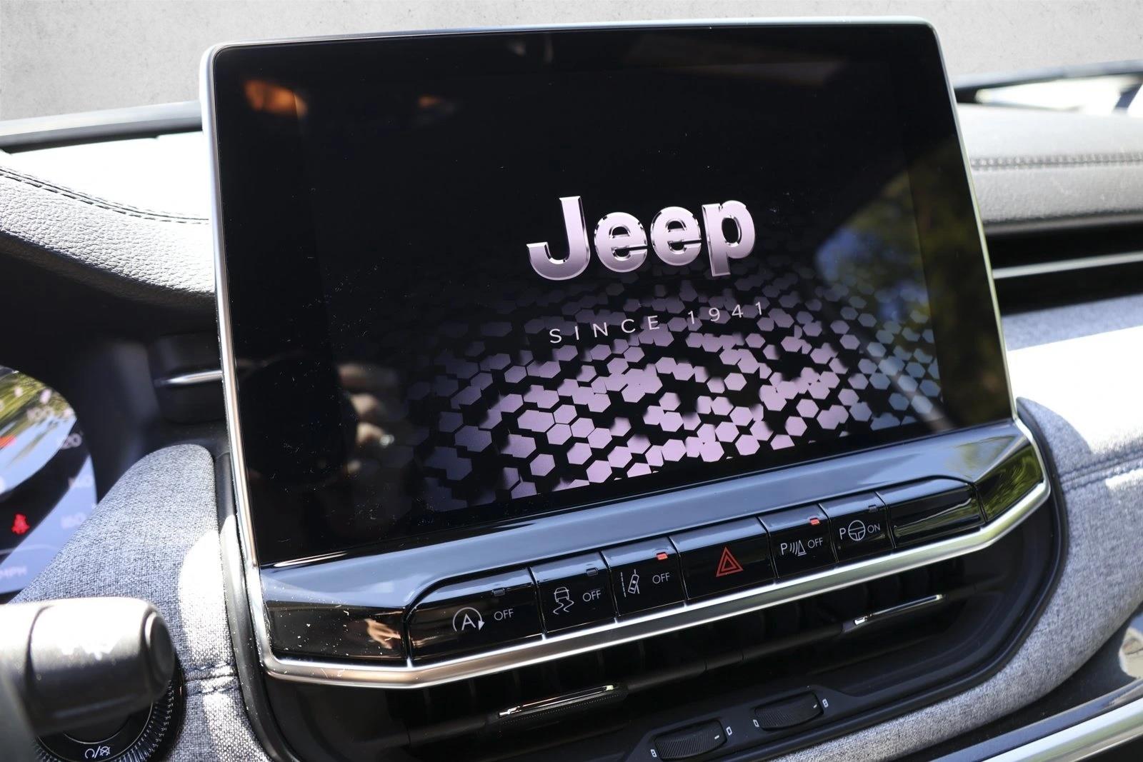 2023 Jeep Compass Latitude - Photo 17