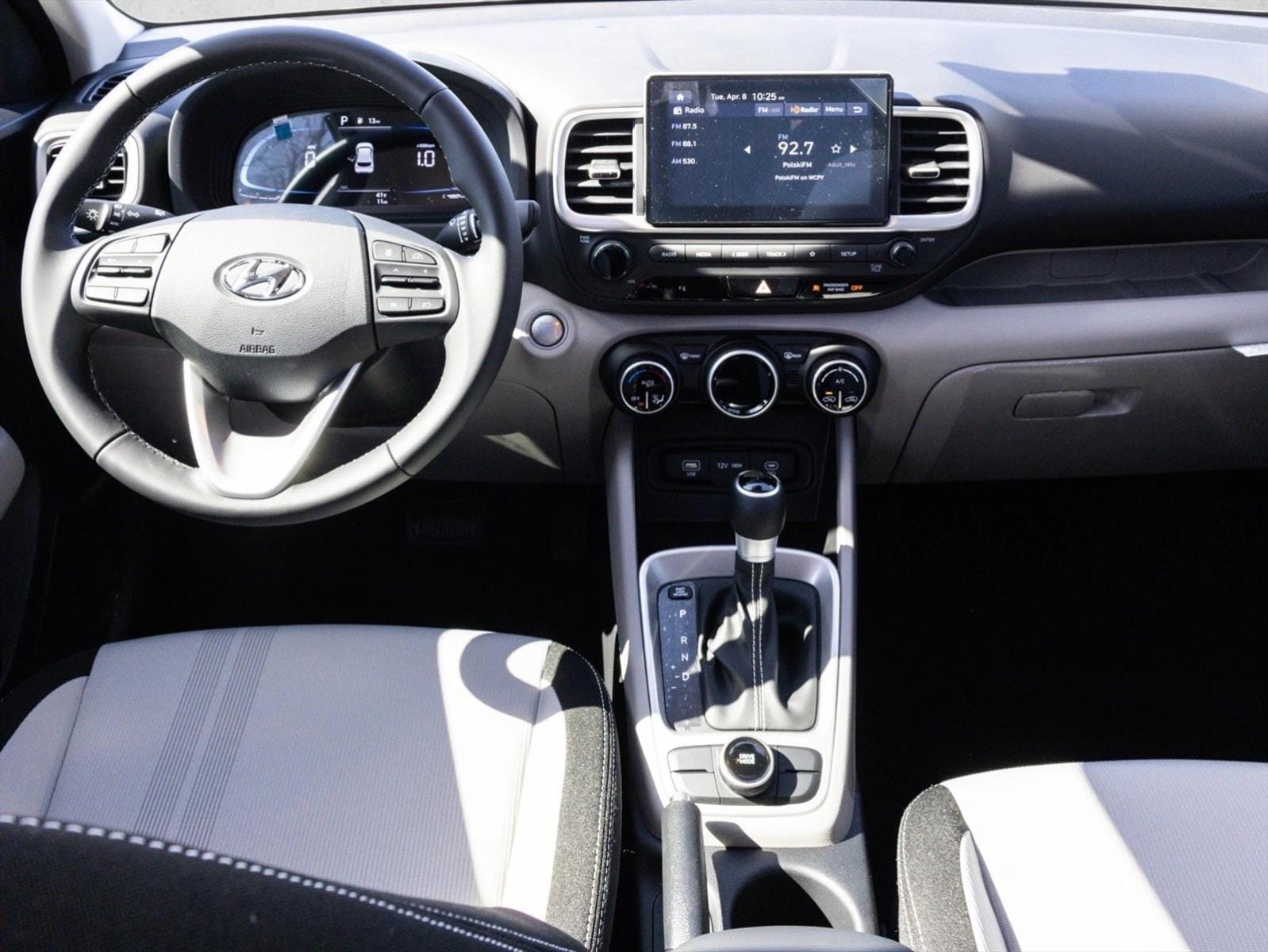 2025 Hyundai Venue SEL - Photo 22