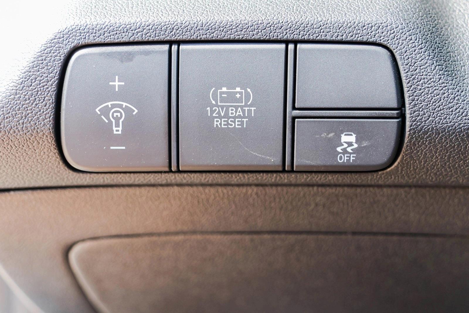 2025 Hyundai Elantra Blue - Photo 13