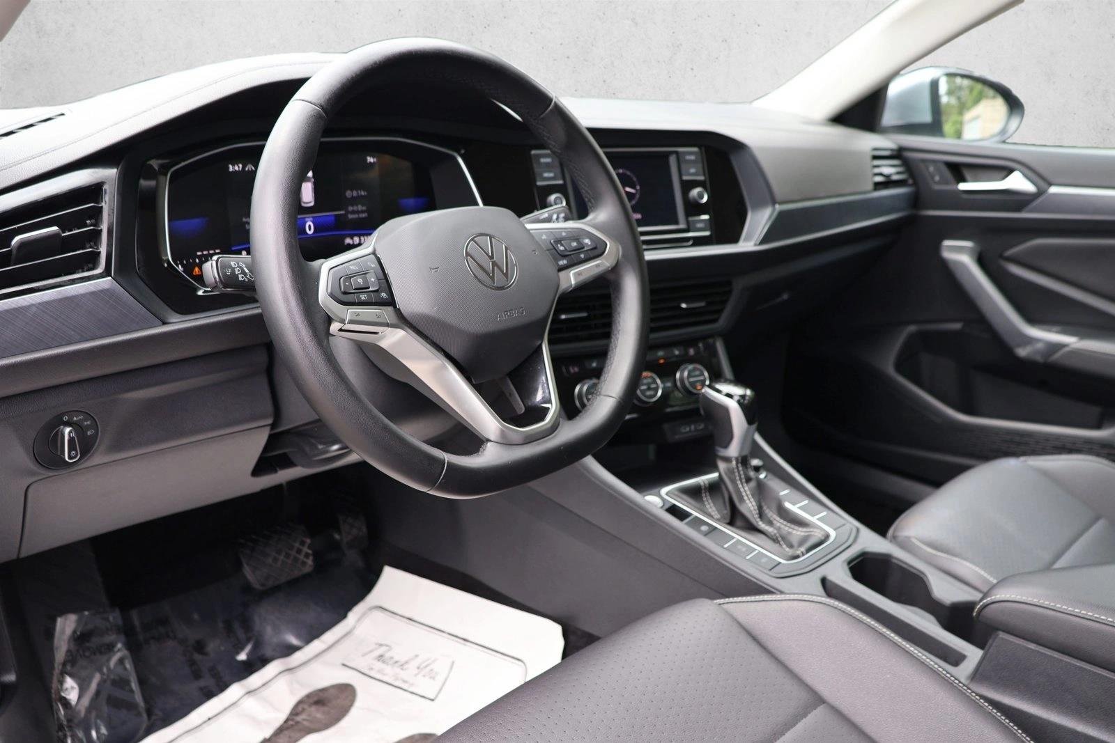 2024 Volkswagen Jetta SE - Photo 10