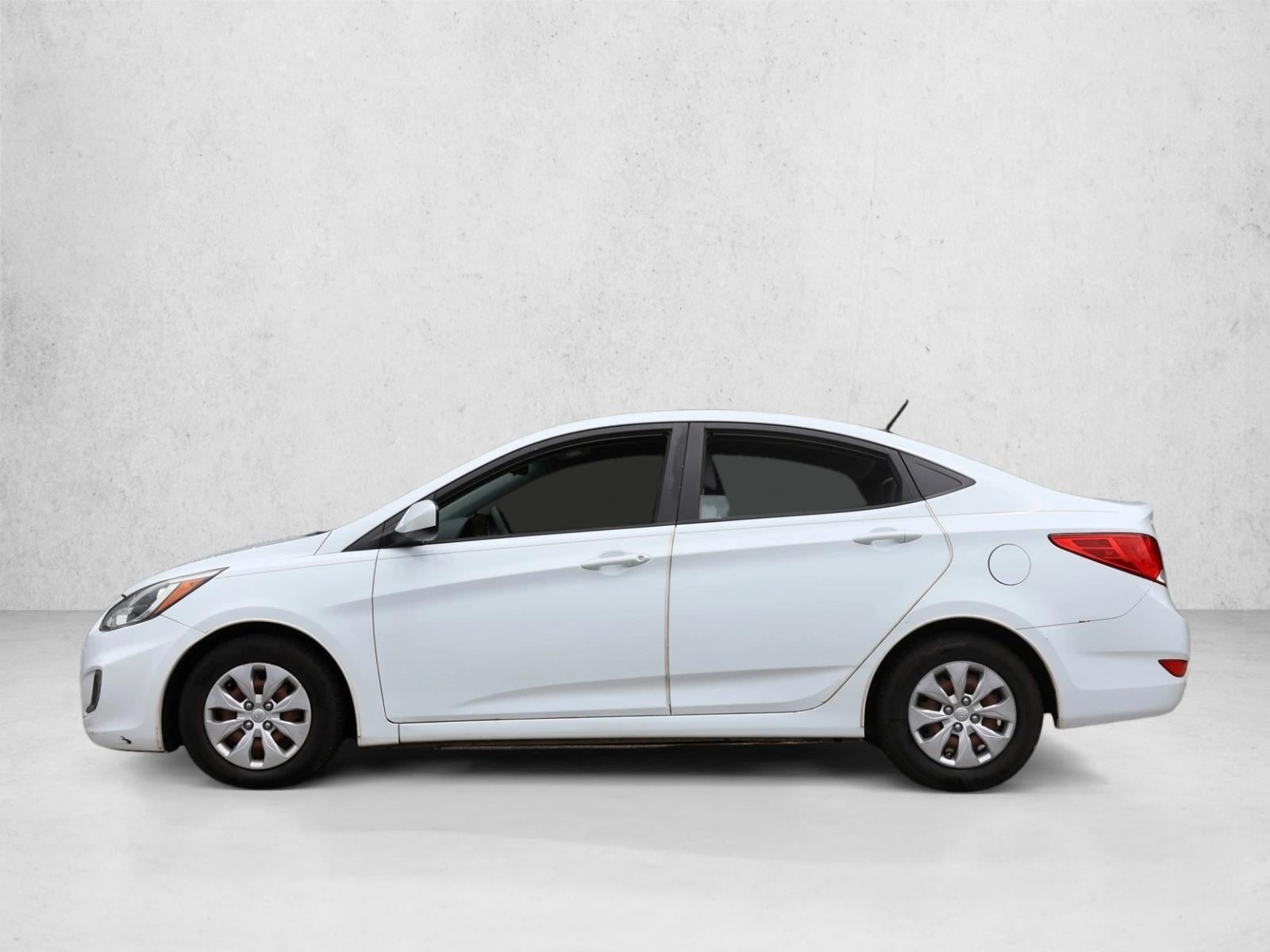 2017 Hyundai Accent SE - Photo 8
