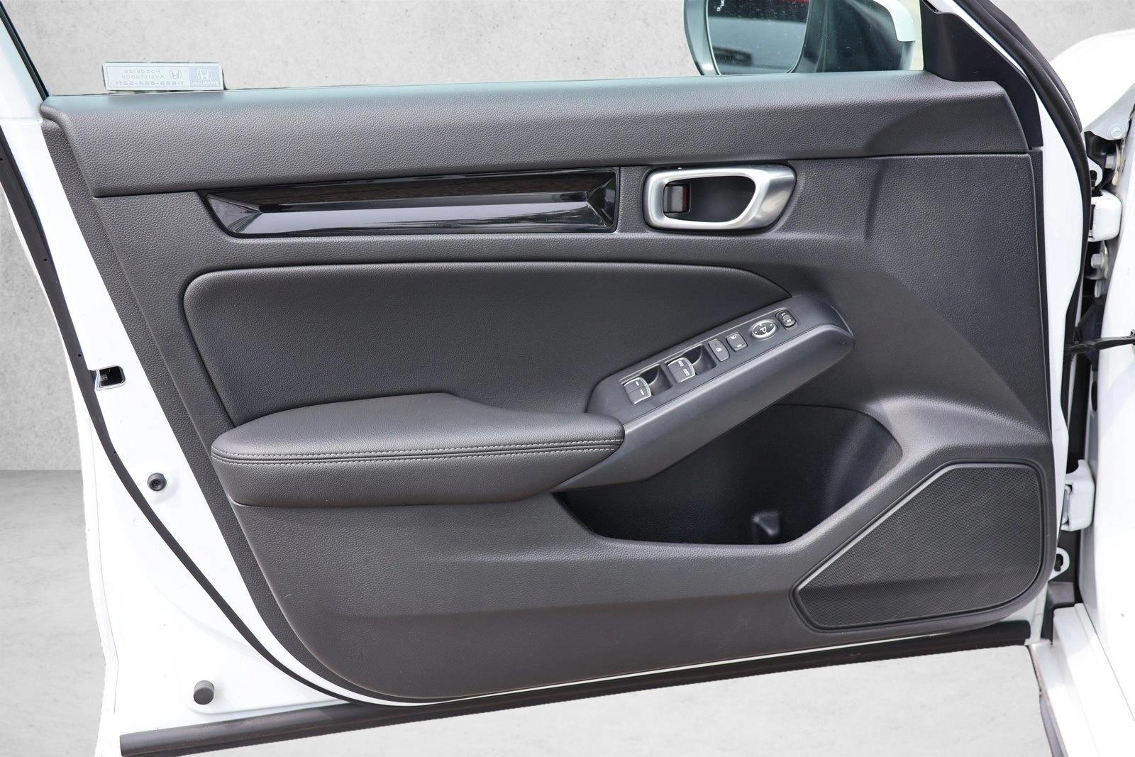 2024 Honda Civic Hatchback EX-L - Photo 12