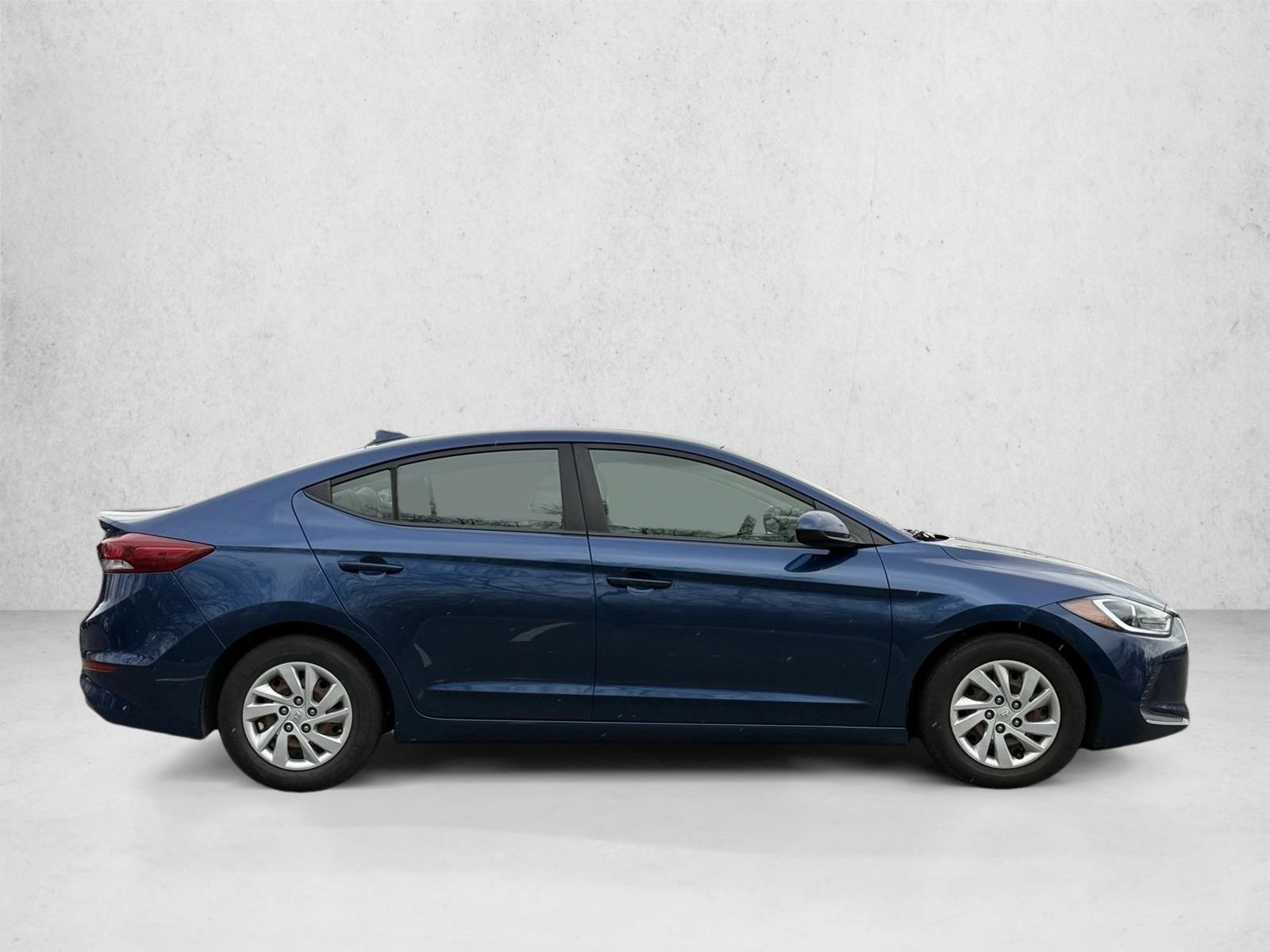 2017 Hyundai Elantra SE photo 4