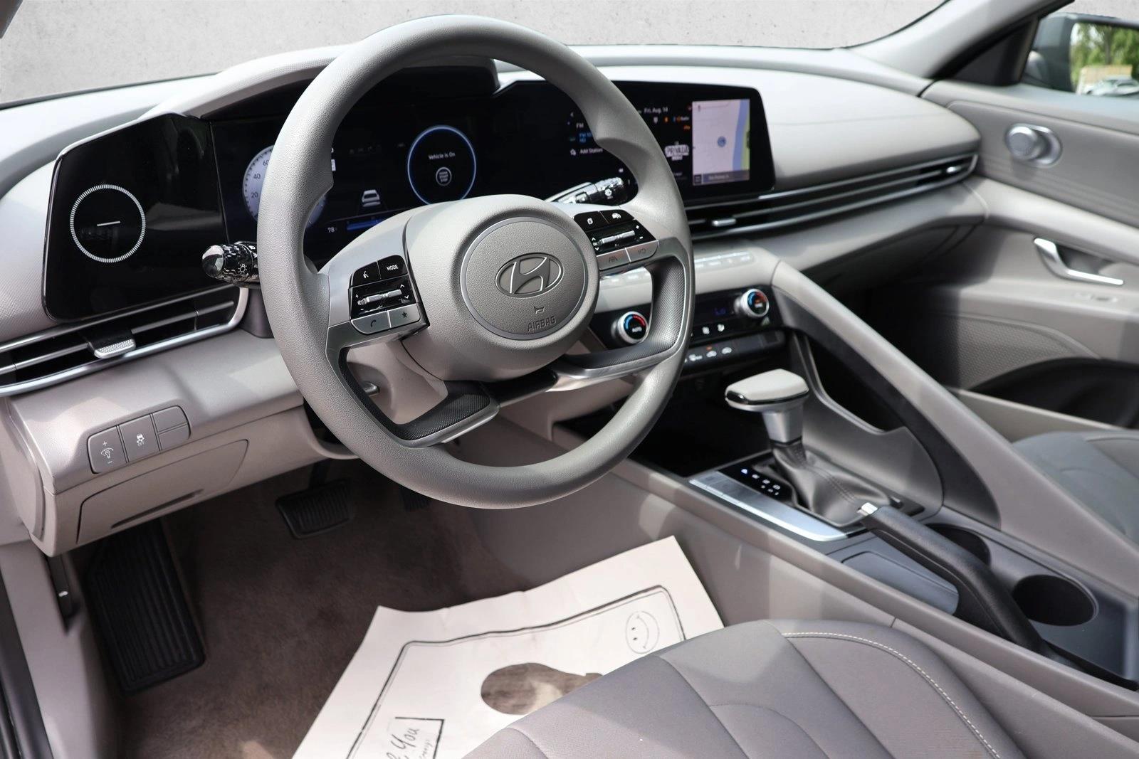 2024 Hyundai Elantra SEL - Photo 10