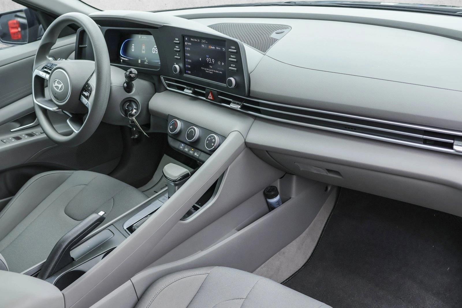 2025 HYUNDAI ELANTRA - Image 28