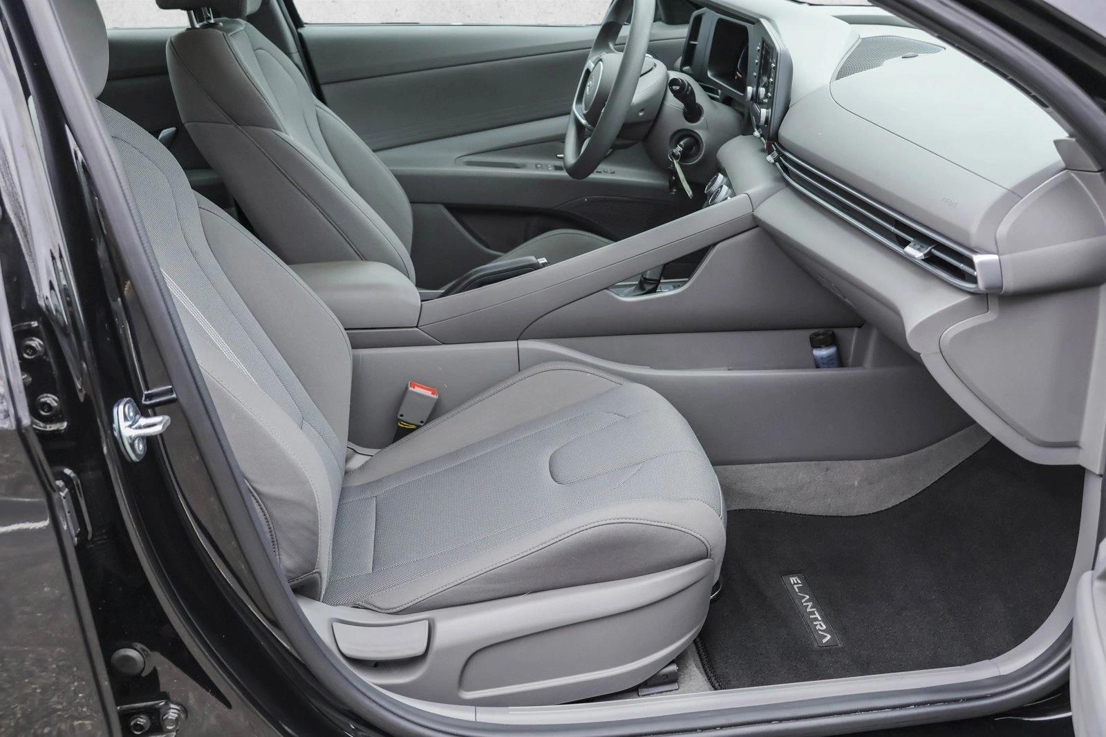 2025 HYUNDAI ELANTRA - Image 29