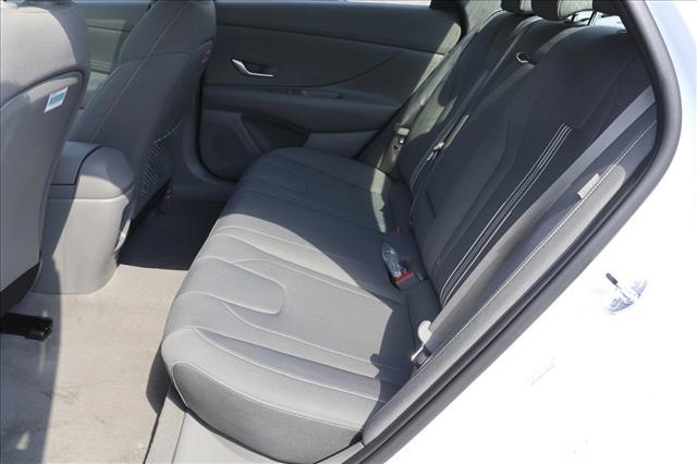 2025 Hyundai Elantra SEL - Photo 24