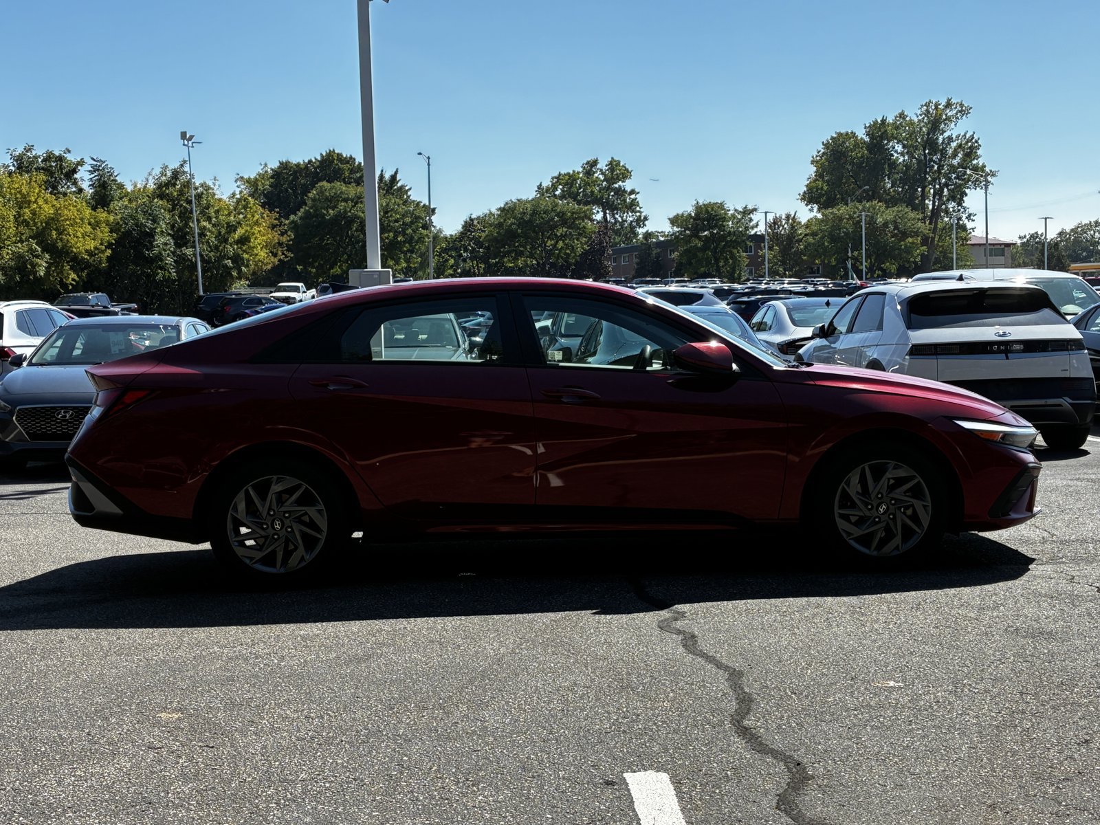 2024 Hyundai Elantra SEL photo 4