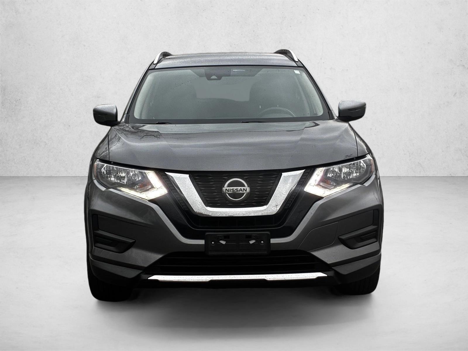 2019 Nissan Rogue SV photo 2