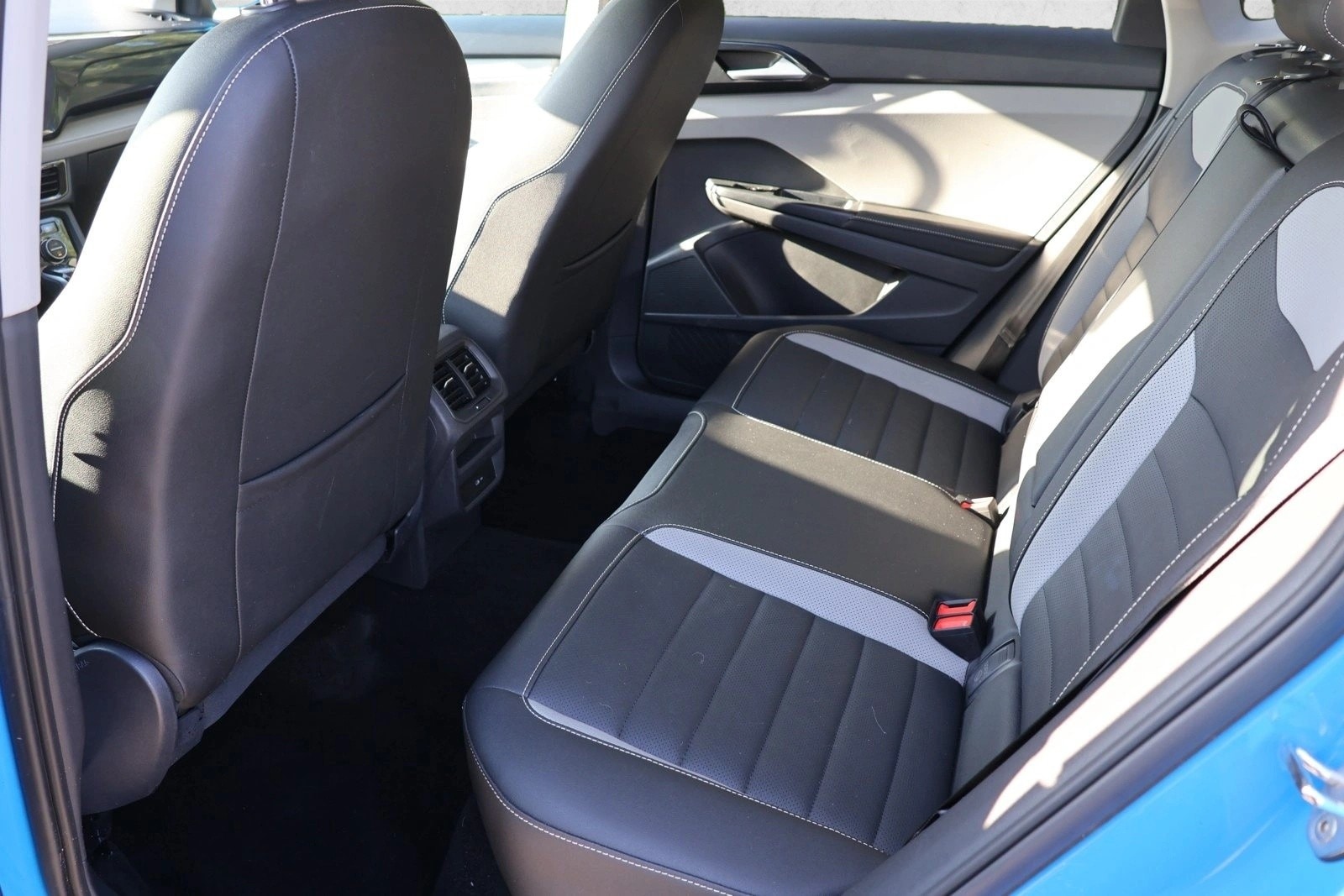2024 Volkswagen Taos SEL - Photo 23