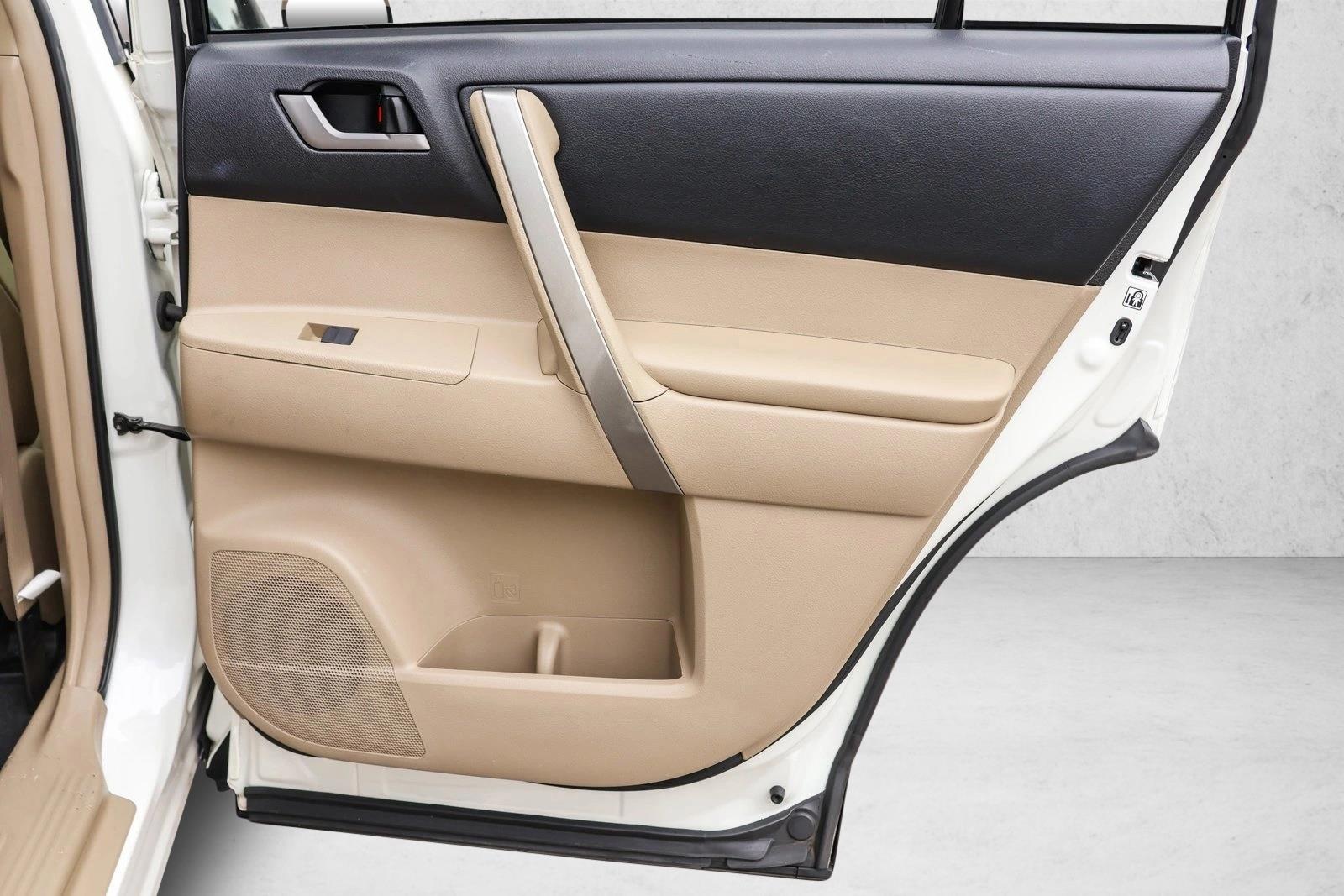 2013 TOYOTA HIGHLANDER - Image 30