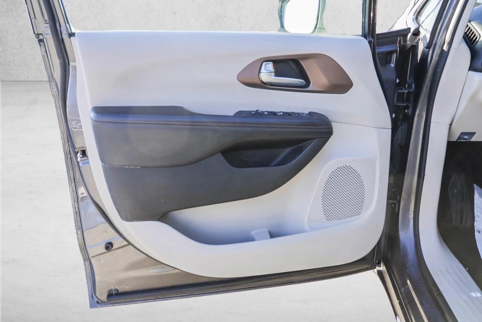 2018 CHRYSLER PACIFICA - Image 12