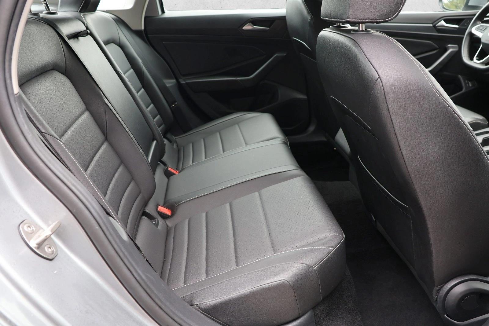 2024 Volkswagen Jetta SE - Photo 24