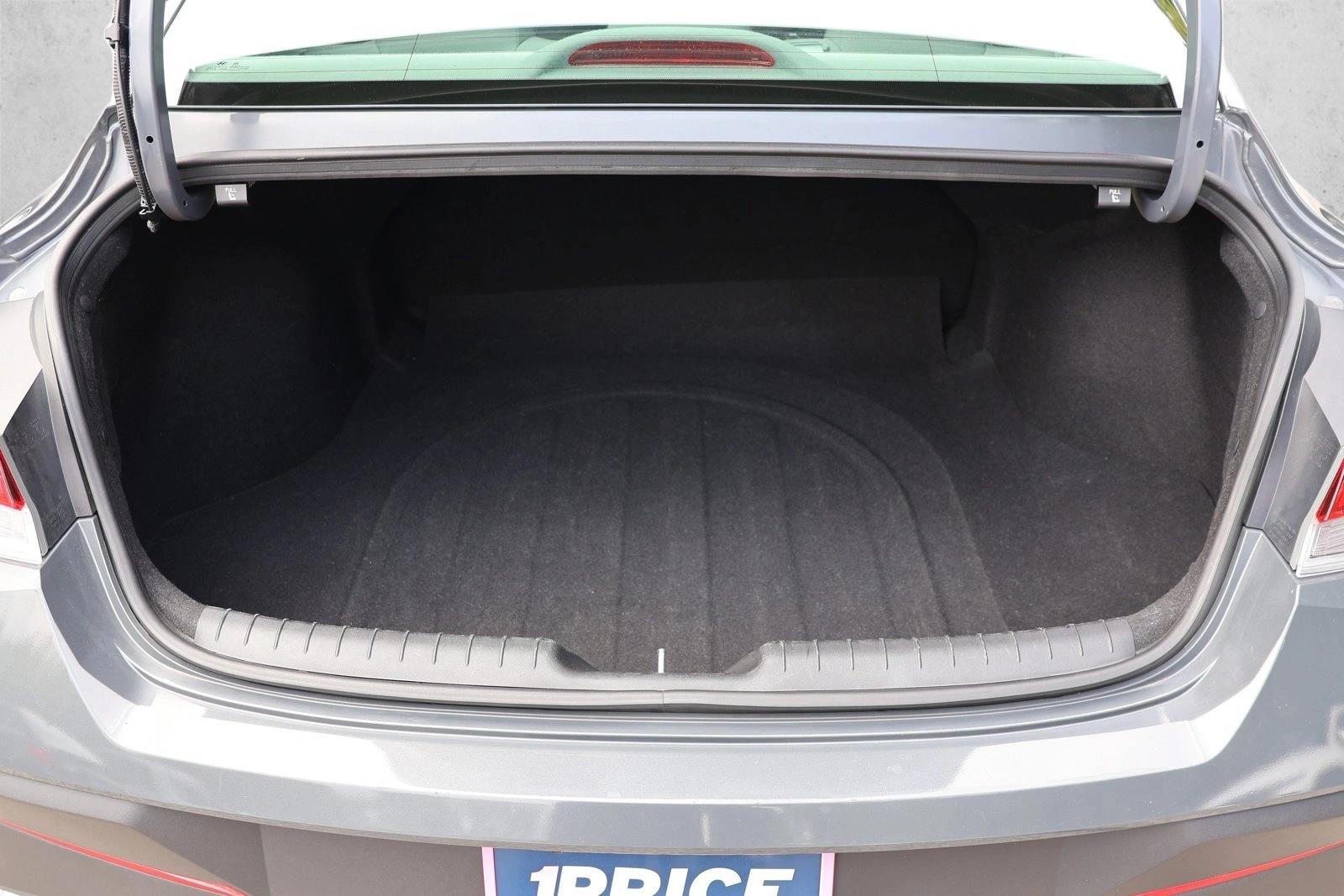 2024 Hyundai Elantra SEL - Photo 24