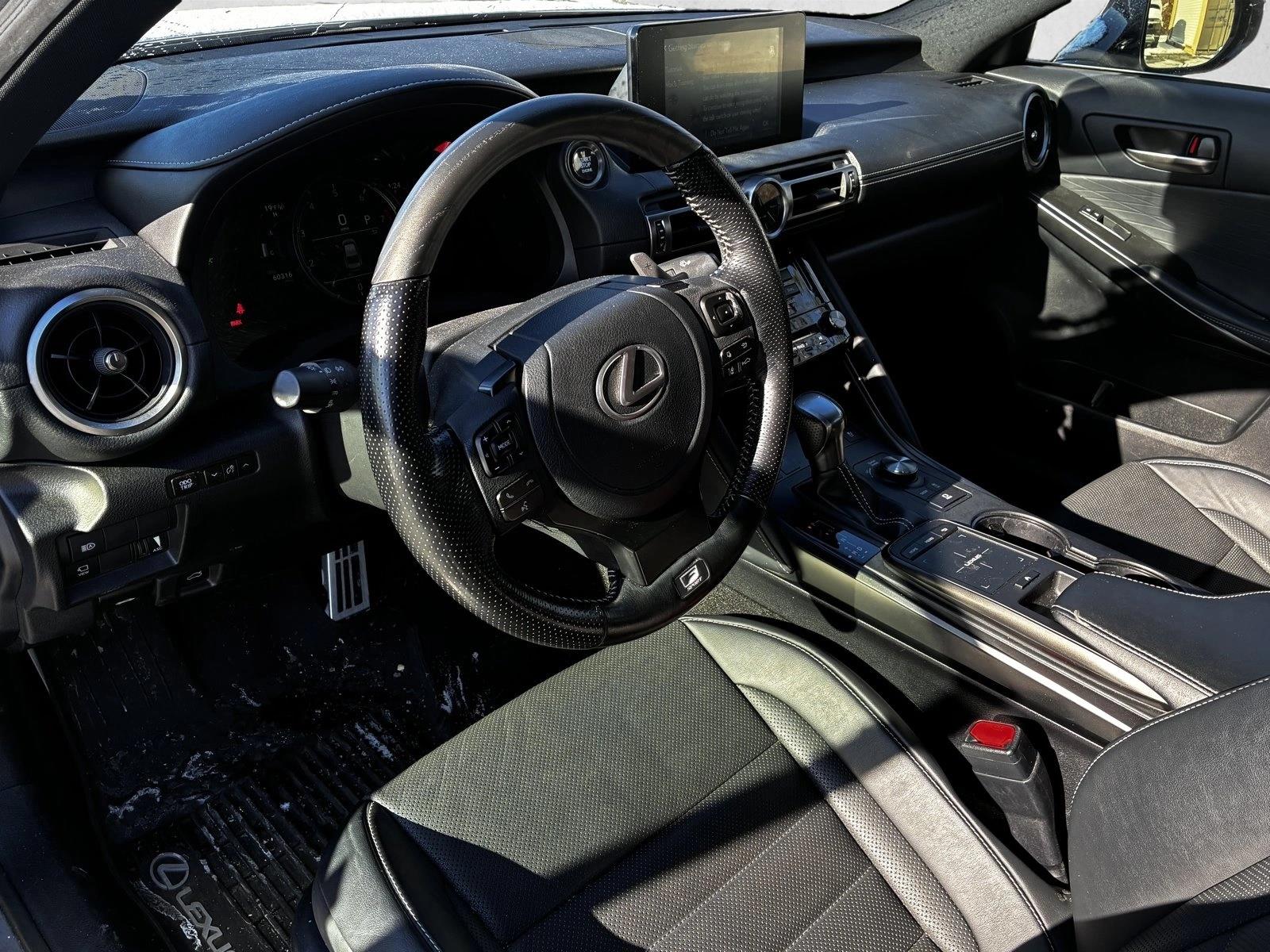 2021 LEXUS IS - Image 10