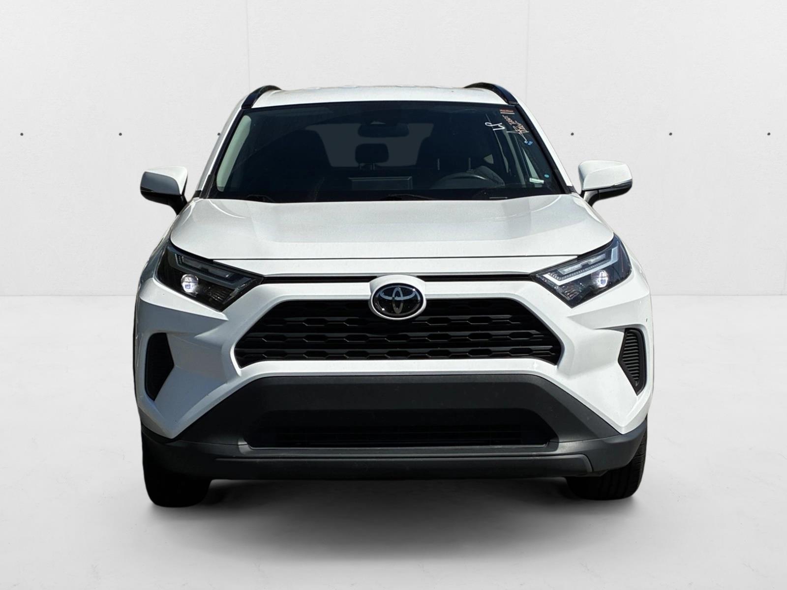 2023 Toyota RAV4 XLE photo 2