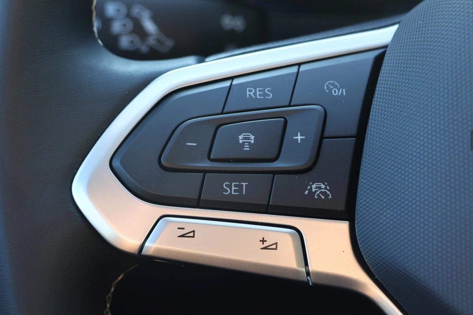 2024 Volkswagen Taos SEL - Photo 14
