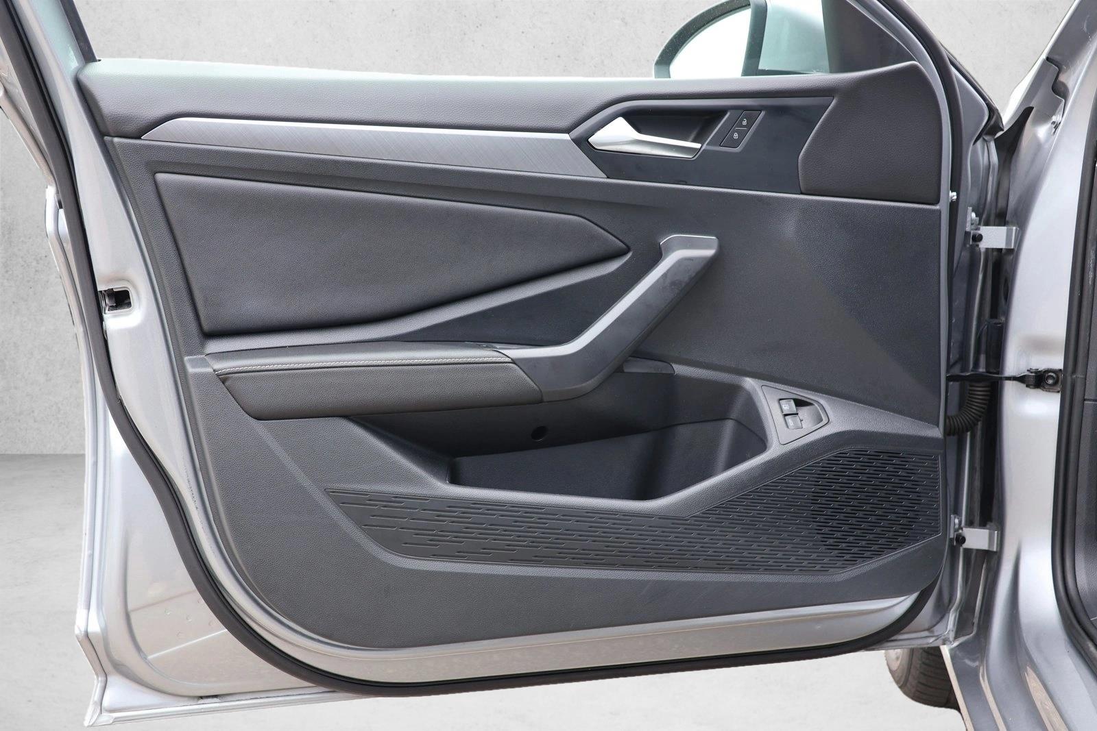 2024 Volkswagen Jetta SE - Photo 12
