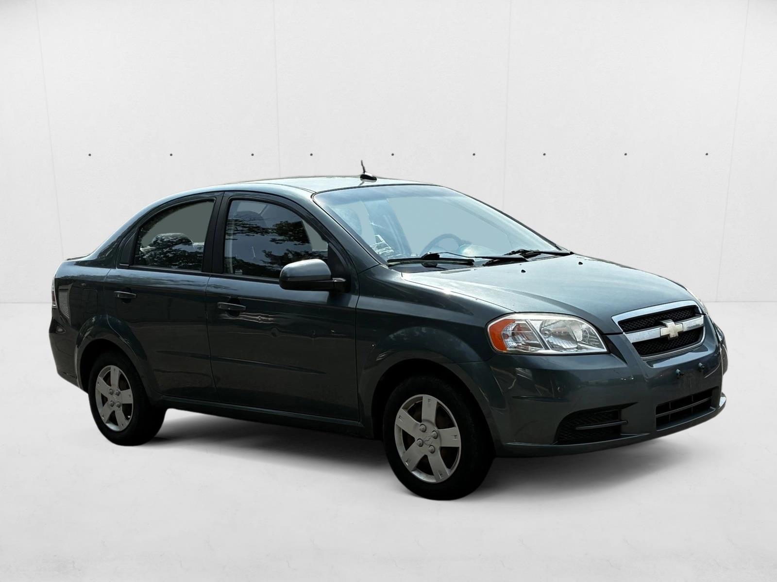 2010 Chevrolet Aveo LS photo 3