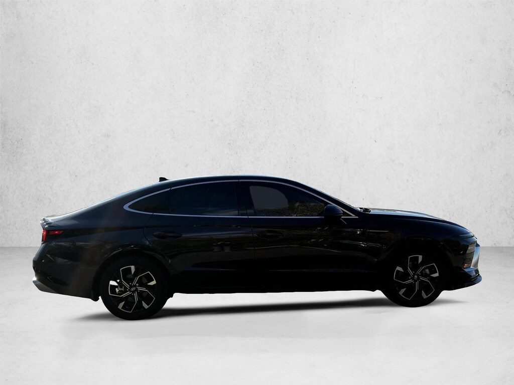 Used 2024 Hyundai Sonata SEL 4dr Car