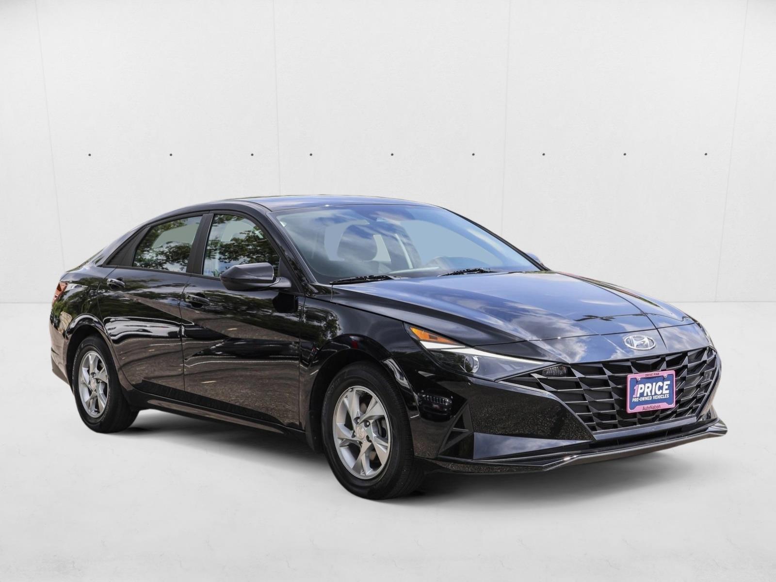 2022 Hyundai Elantra SE photo 3