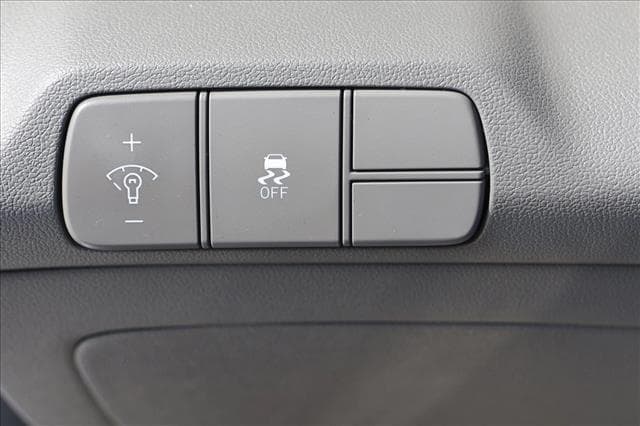 2025 Hyundai Elantra SEL - Photo 13