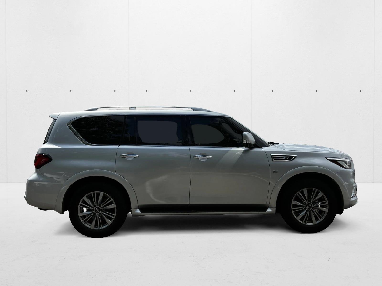 2019 Infiniti QX80 Luxe photo 4