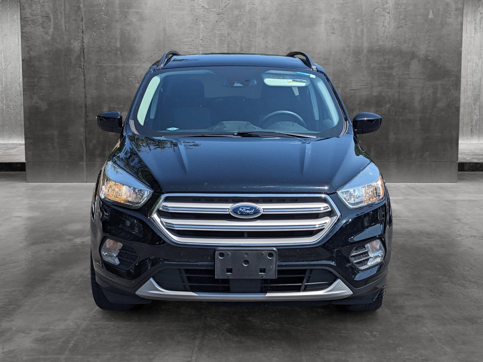 Used 2018 Ford Escape SE with VIN 1FMCU9GD5JUA80416 for sale in Des Plaines, IL