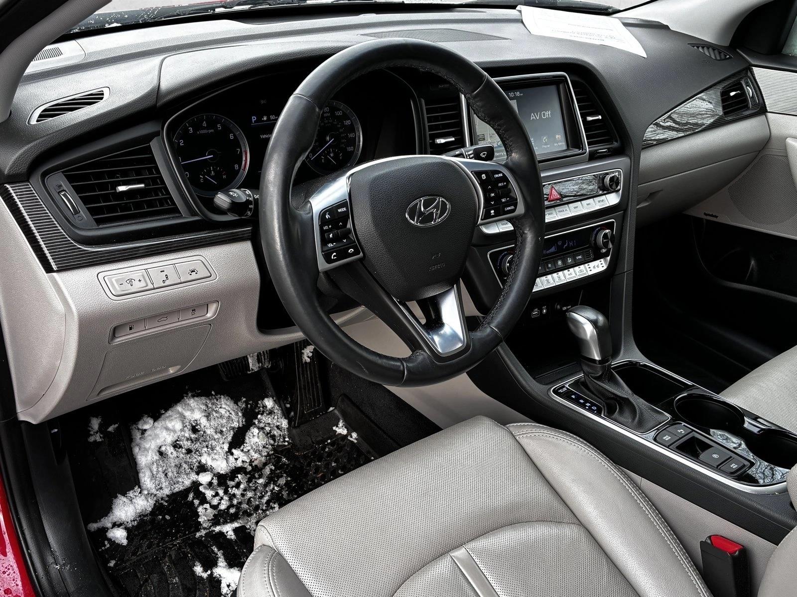 2018 HYUNDAI SONATA - Image 10