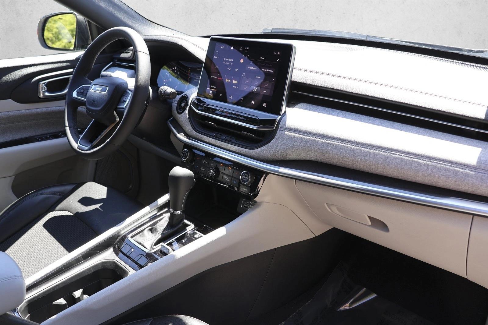 2023 Jeep Compass Latitude - Photo 27