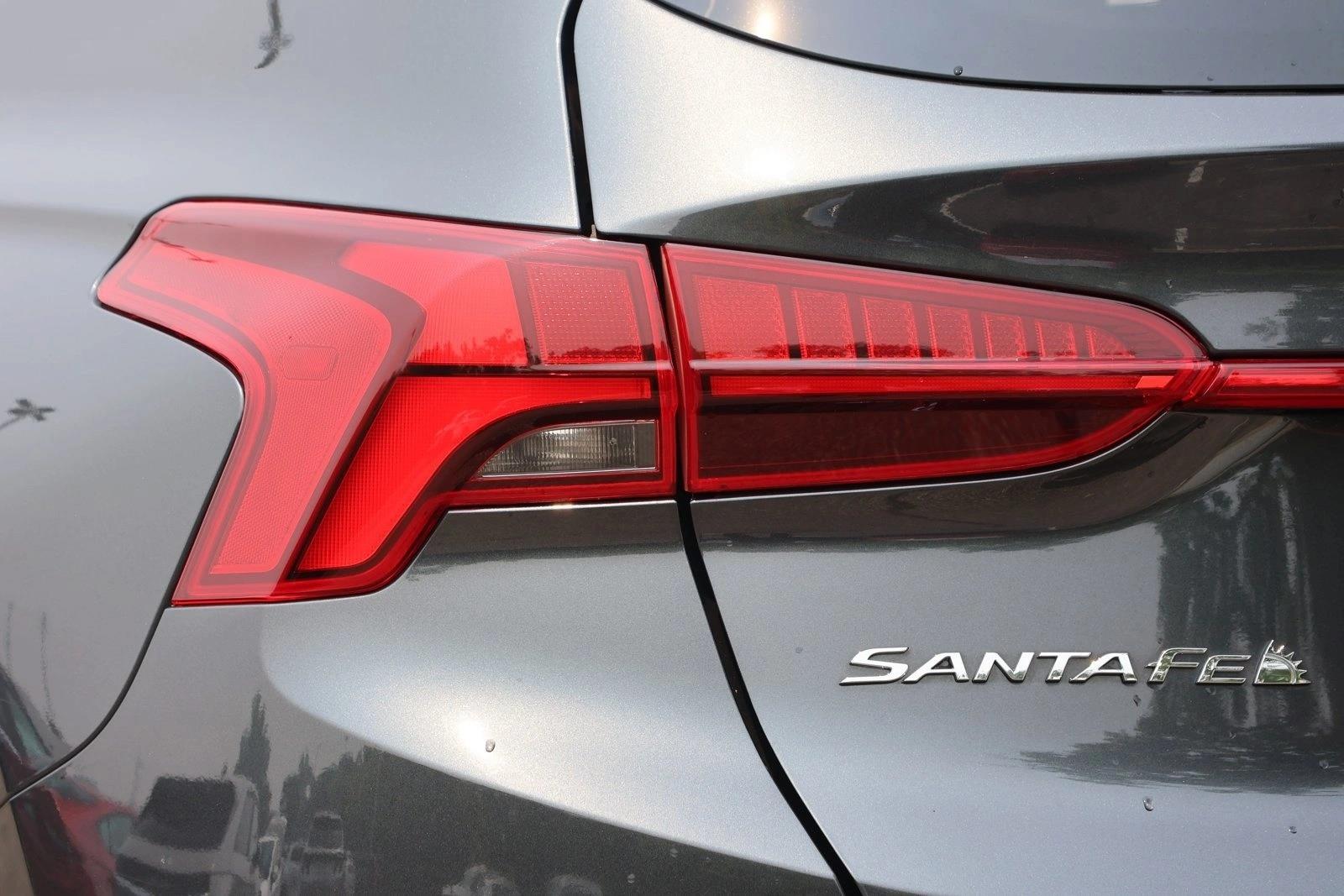 2023 Hyundai Santa Fe Limited HEV - Photo 11