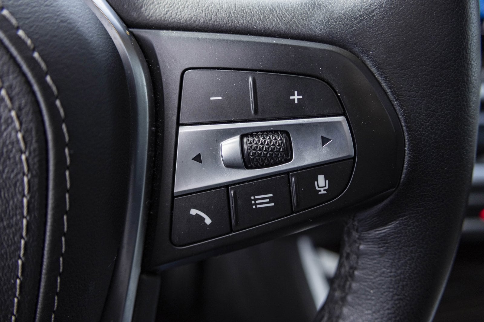 2025 BMW X5 - Image 16