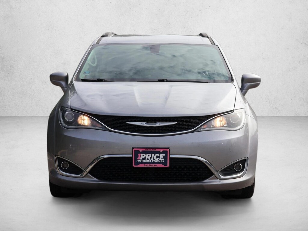 Used 2017 Chrysler Pacifica Touring-L Mini-van Passenger