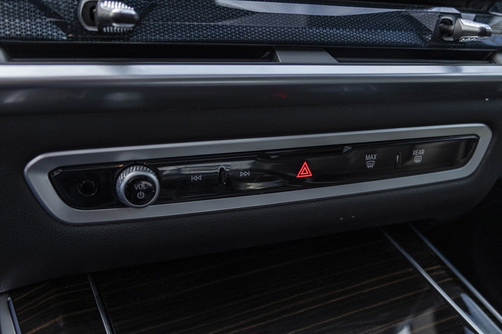 2025 BMW X5 - Image 20