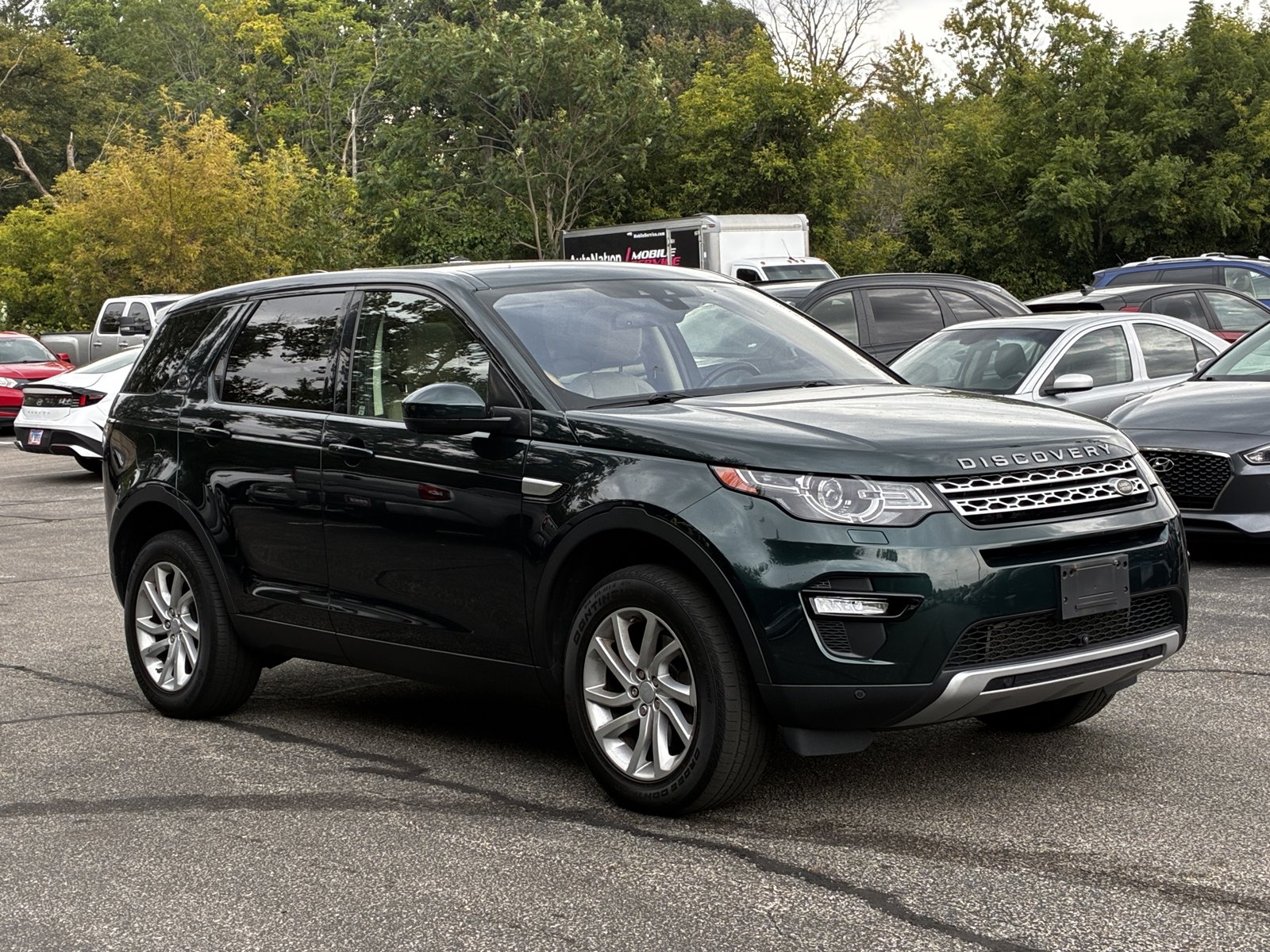 2017 Land Rover Discovery Sport HSE photo 2