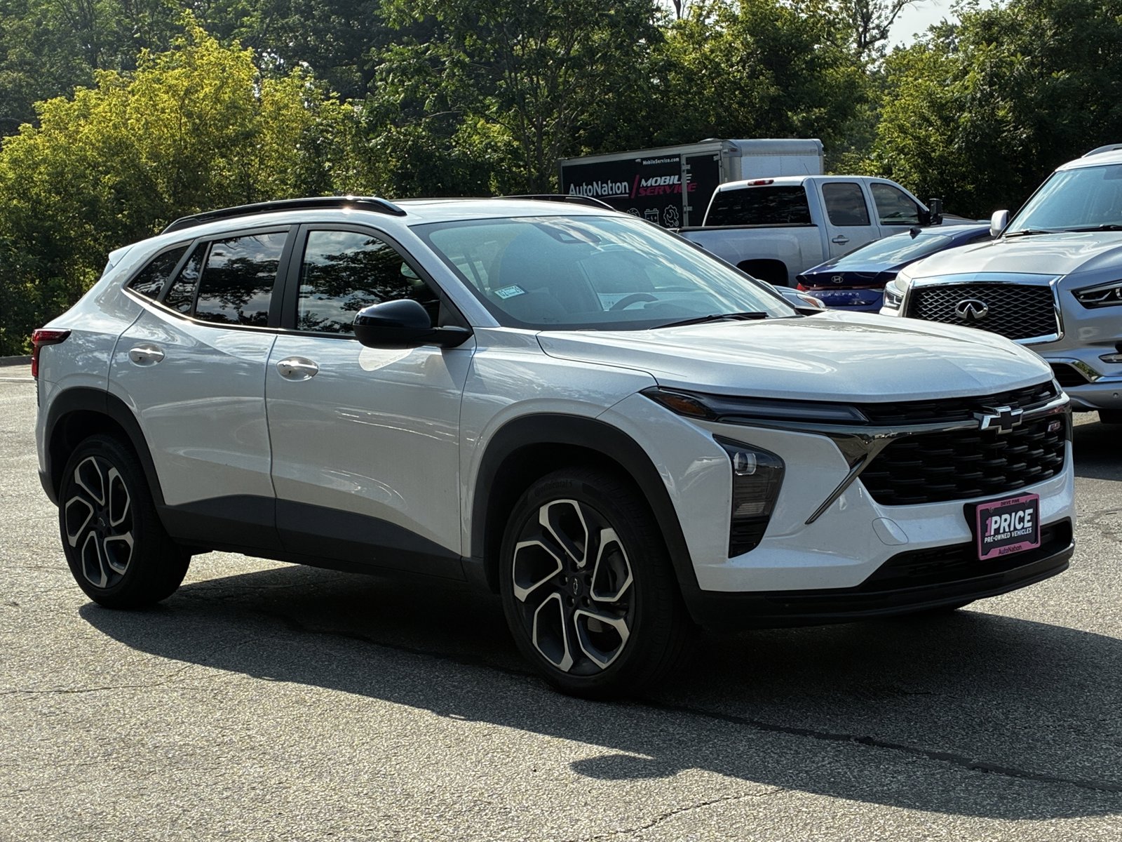 2025 Chevrolet Trax photo 3