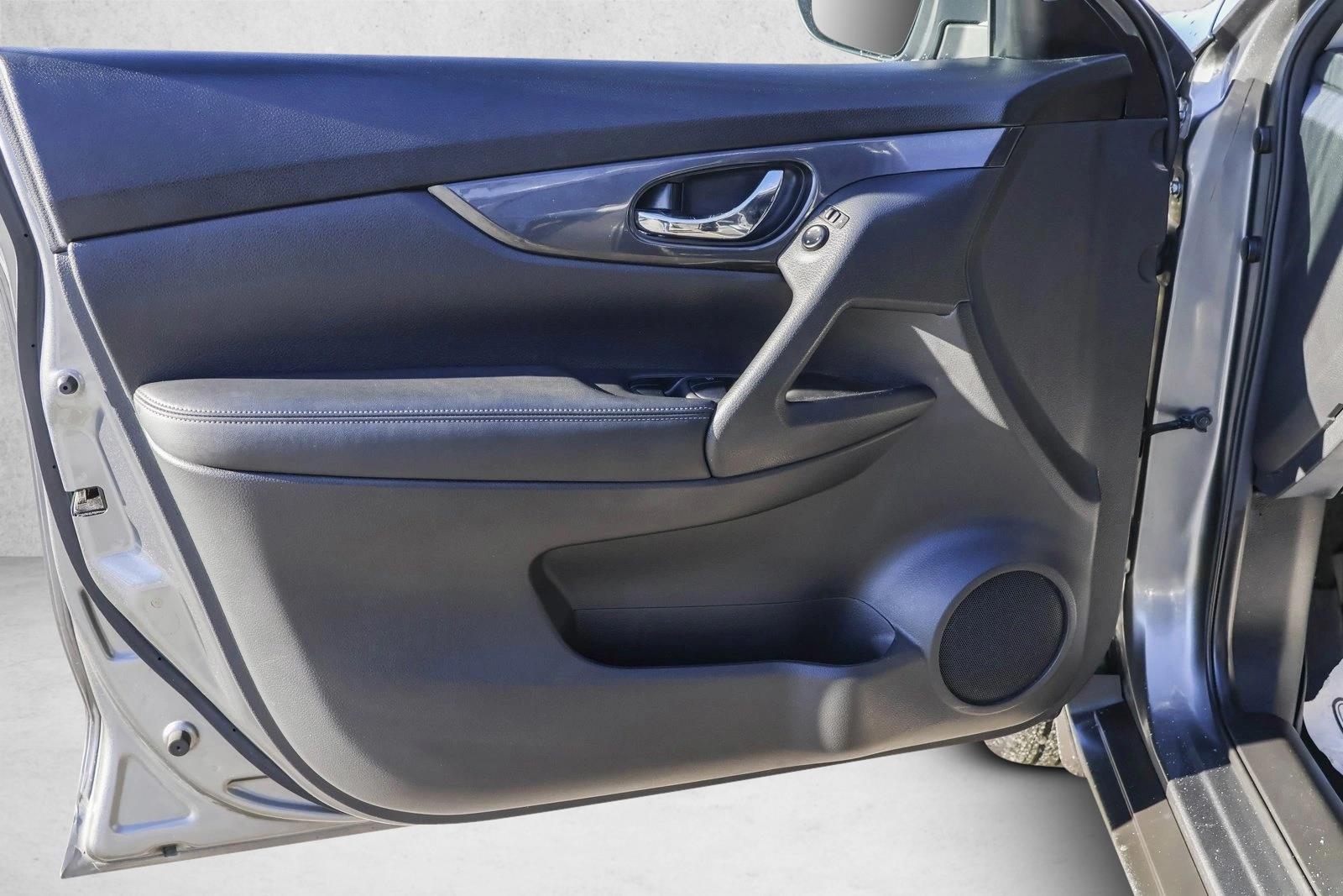 2019 NISSAN ROGUE - Image 12