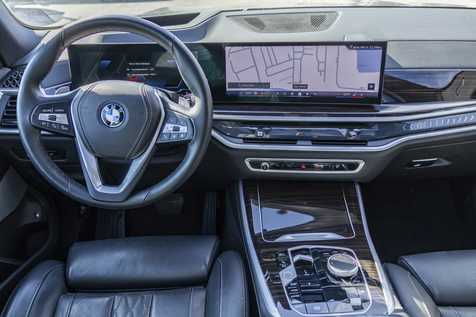 2025 BMW X5 - Image 24