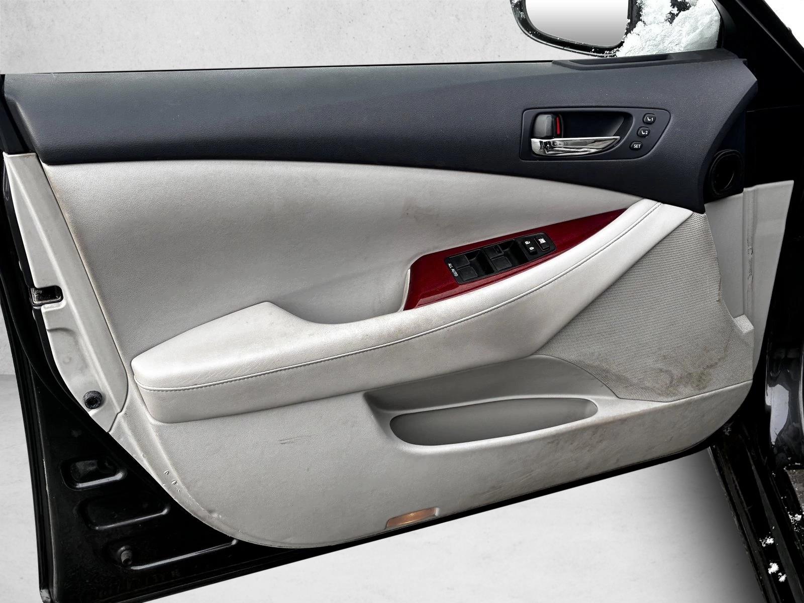 2009 LEXUS ES - Image 12