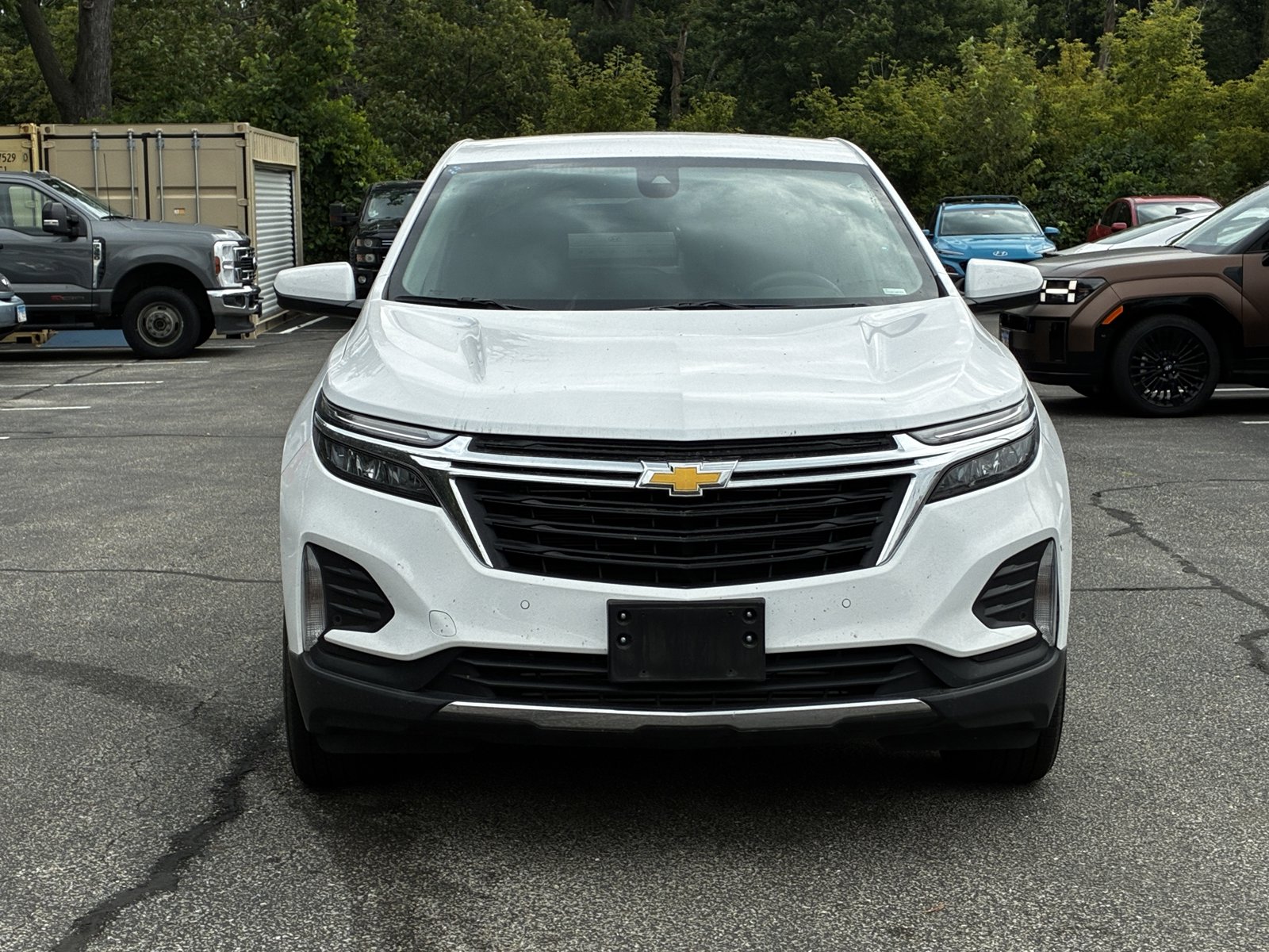 2024 Chevrolet Equinox LT photo 2