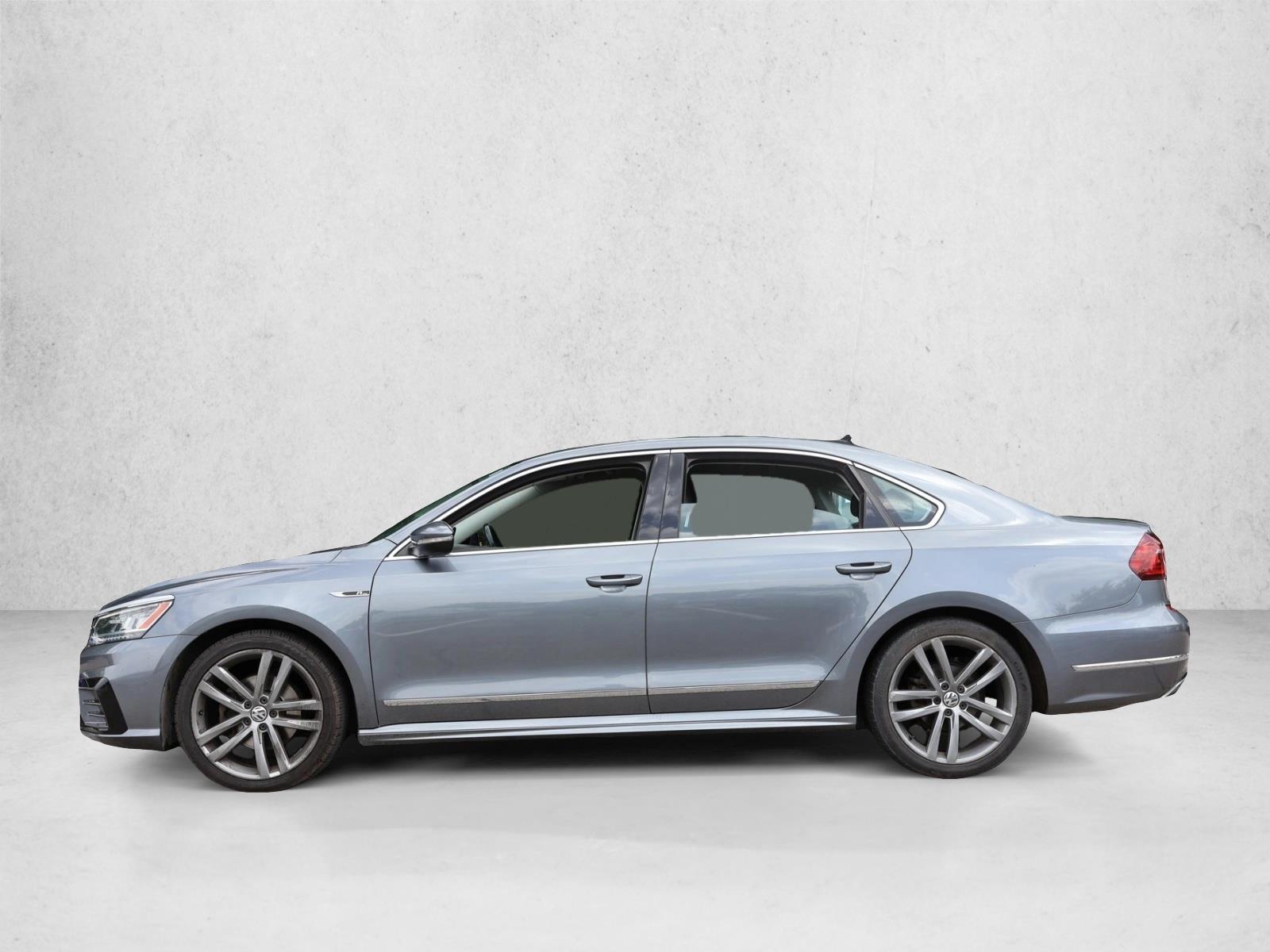 2017 Volkswagen Passat R-Line - Photo 8