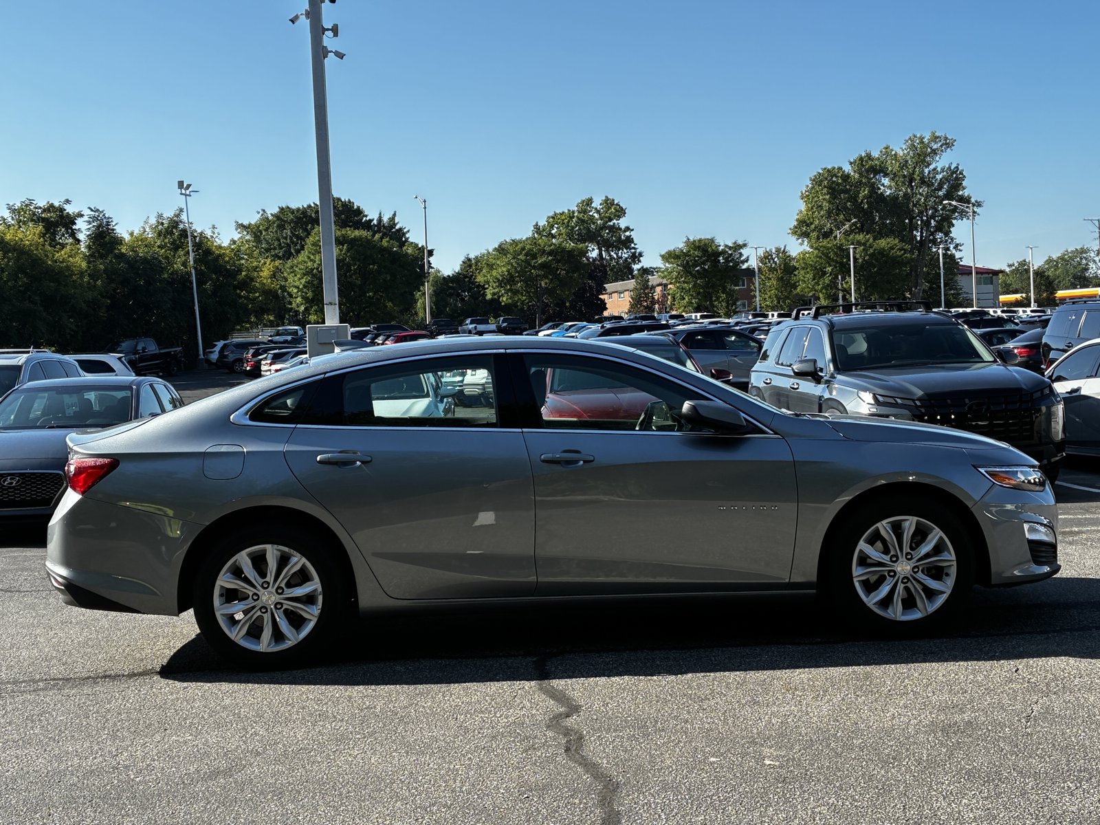 2025 Chevrolet Malibu 1LT photo 4