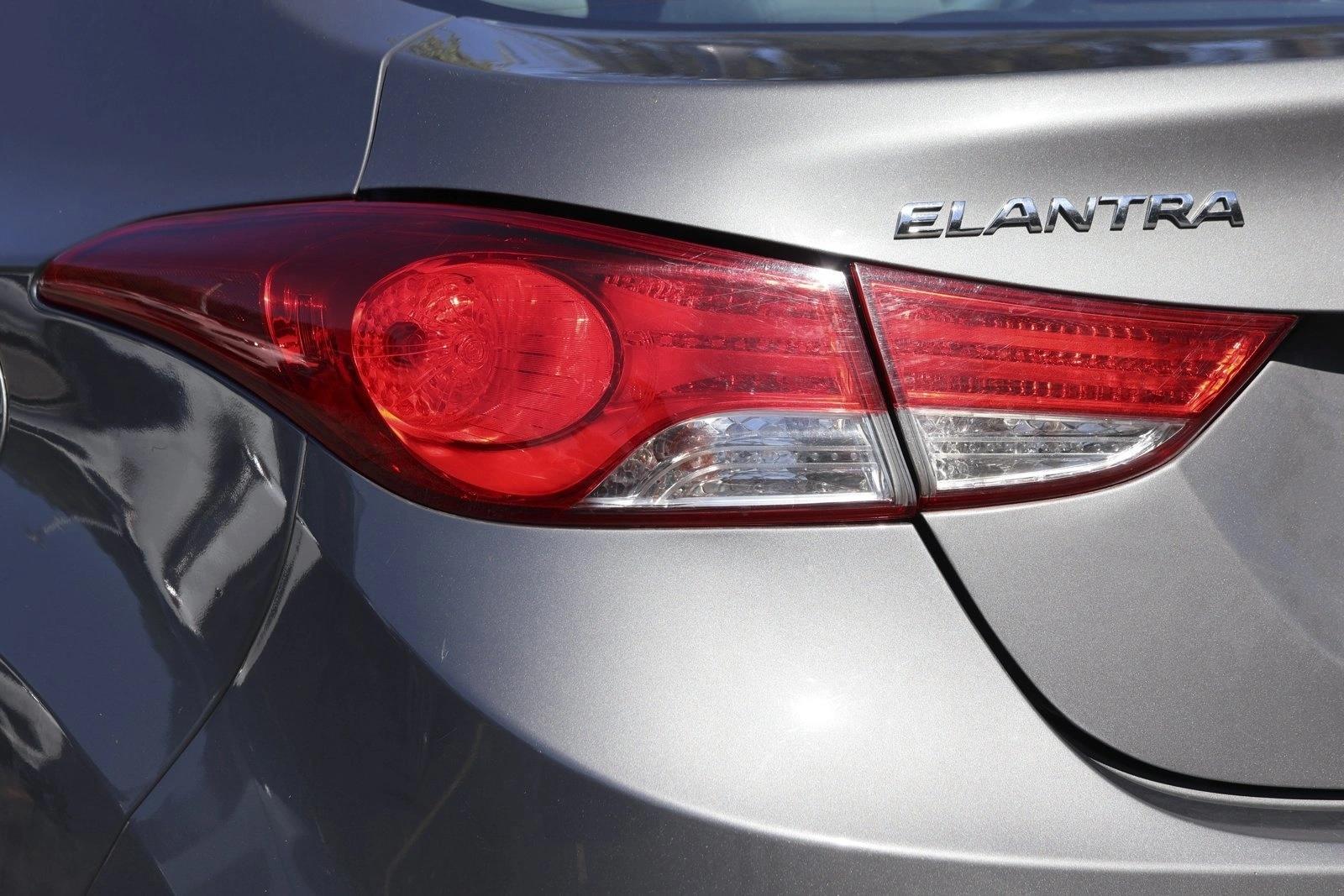 2013 Hyundai Elantra GLS - Photo 11