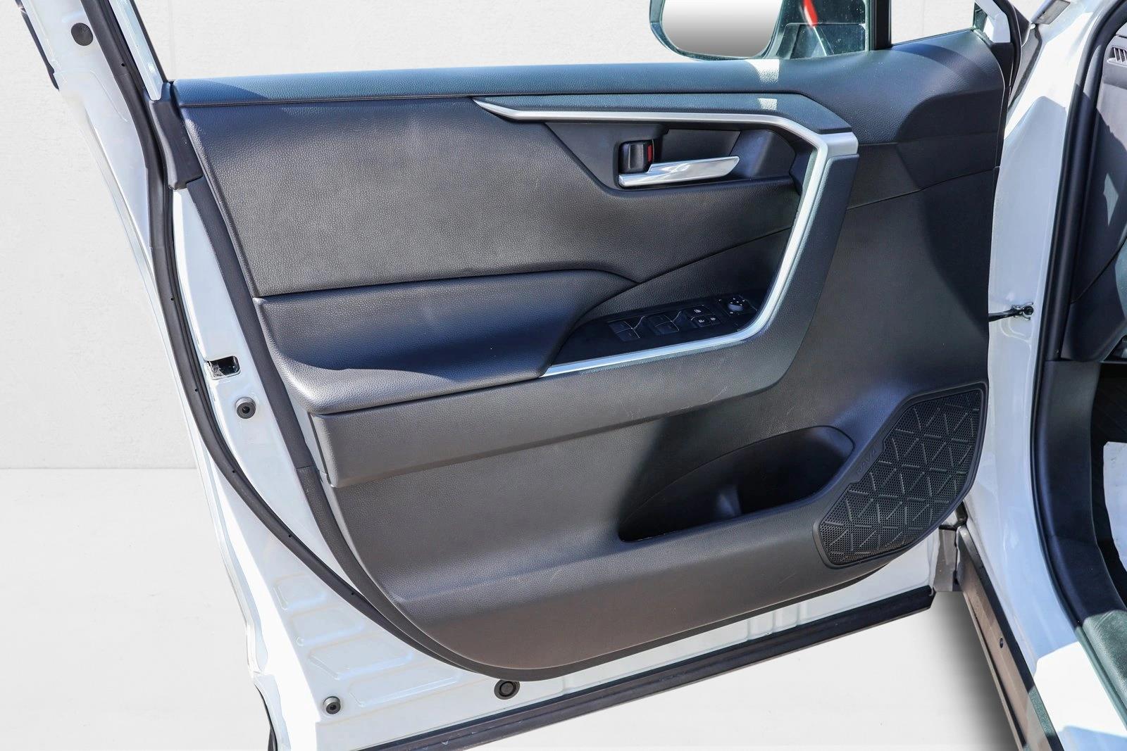 2023 TOYOTA RAV4 - Image 12