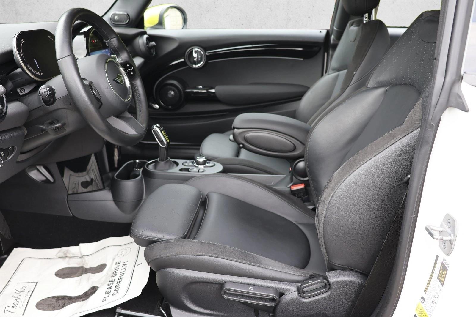 2024 MINI Hardtop 2 Door SE - Photo 11