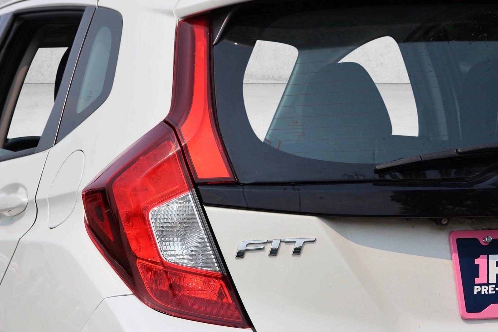 2015 Honda Fit LX - Photo 11