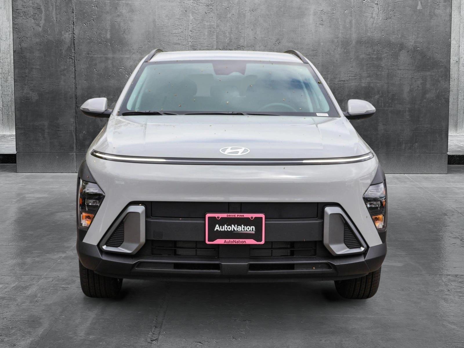2025 Hyundai Kona SEL photo 2